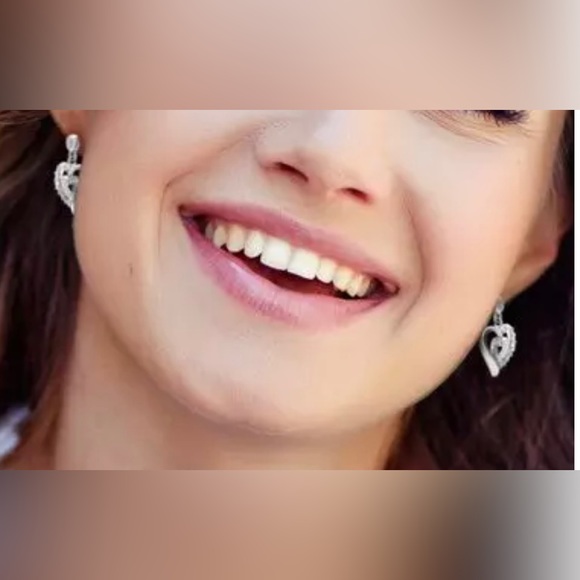 NWOT Diamond Accent Heart Dangle Earrings - Picture 2 of 5